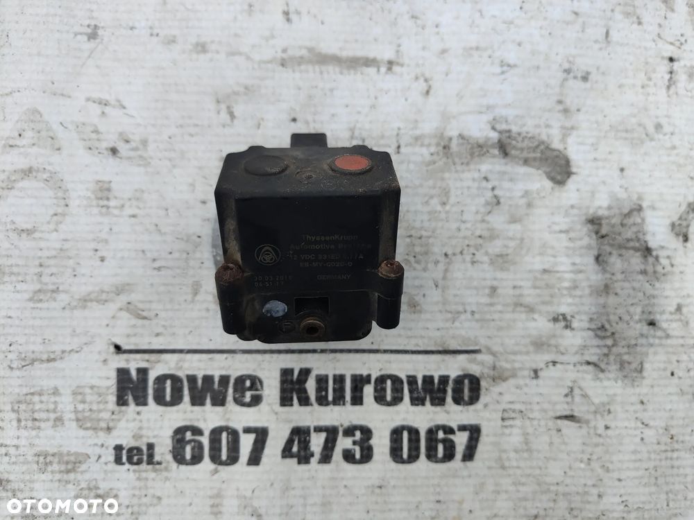 BMW E61 Elektrozawór Rozdzielacz zawieszenia pneumatyki - 2