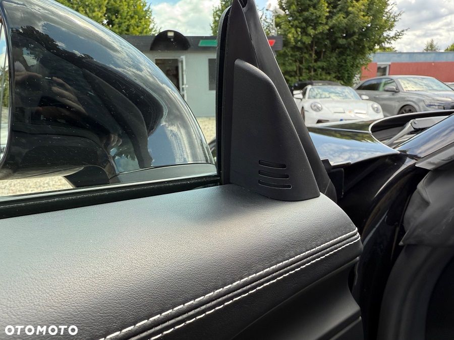 Porsche 911 Targa 4 GTS PDK - 19