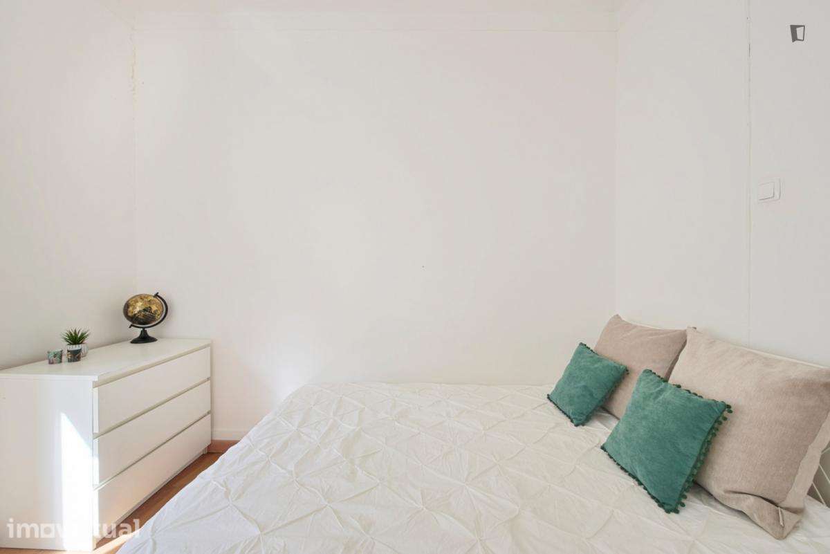 Quarto - localizado em Alameda Lisbon - Grande imagem: 4/16