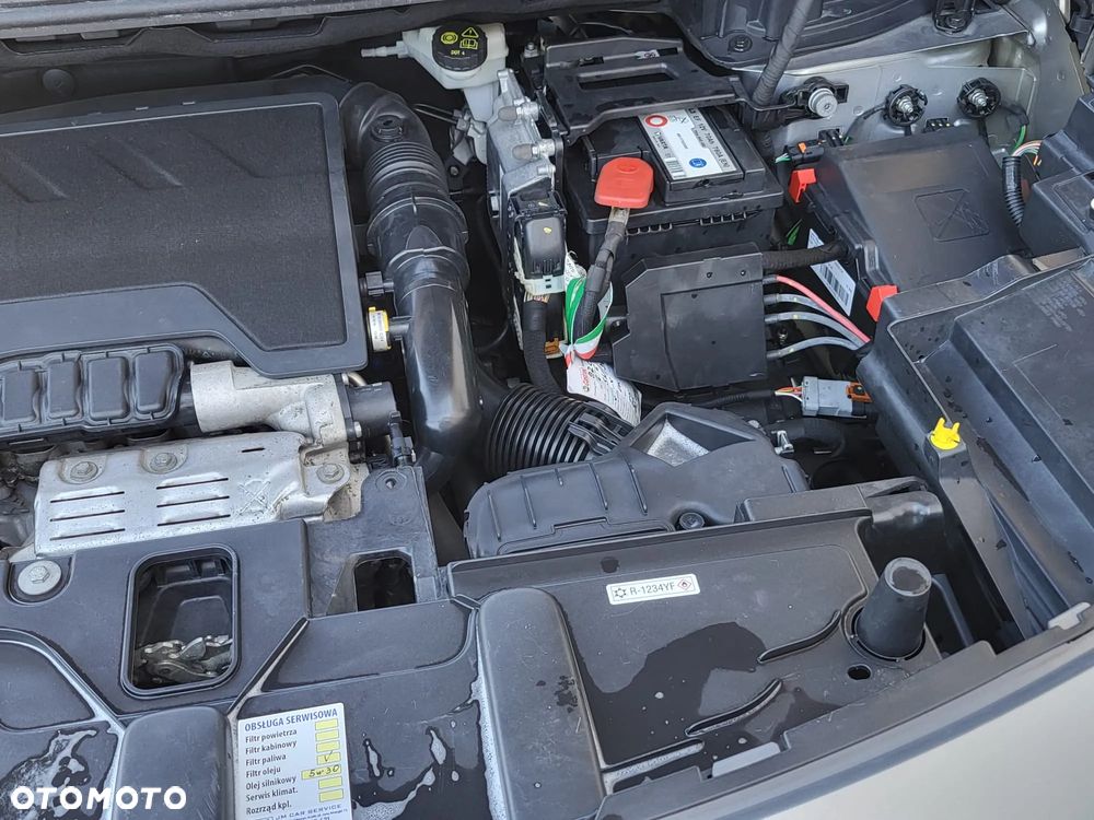 Peugeot 3008 1.2 PureTech GPF Allure S&S - 6