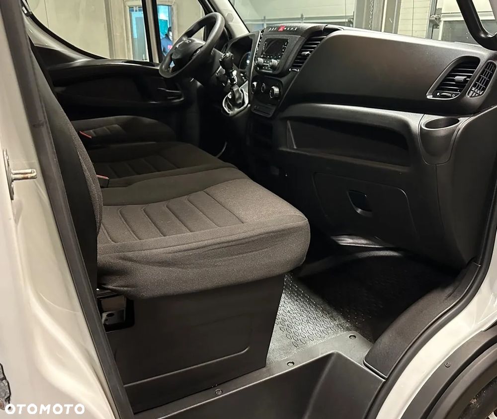 Iveco Daily 35s14 - 11
