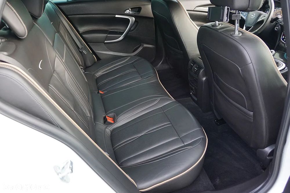 Opel Insignia - 16