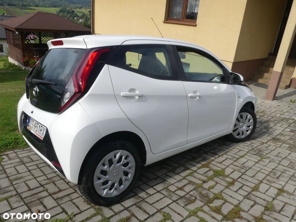 Toyota Aygo x-play - 12