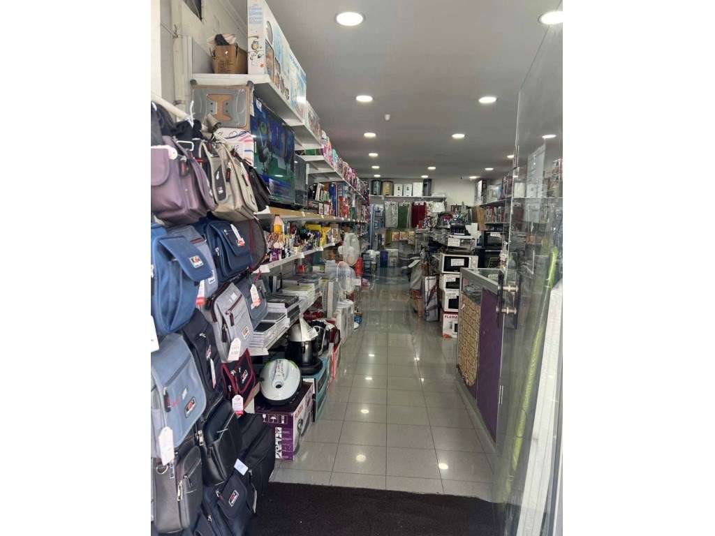 Trespasse de Estabelecimento Comercial - Amadora | Rua Elias Garcia - Grande imagem: 3/4
