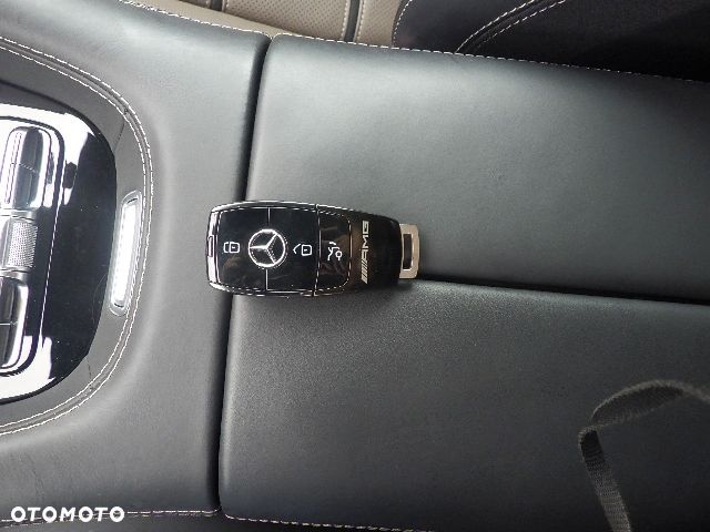 Mercedes-Benz GLS - 33