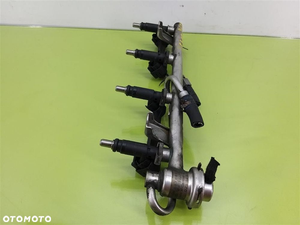 Listwa wtryskiwaczy WTRYSK Audi A4 B6 8E 00-04 2.0B 16V 130KM 058133681 - 2