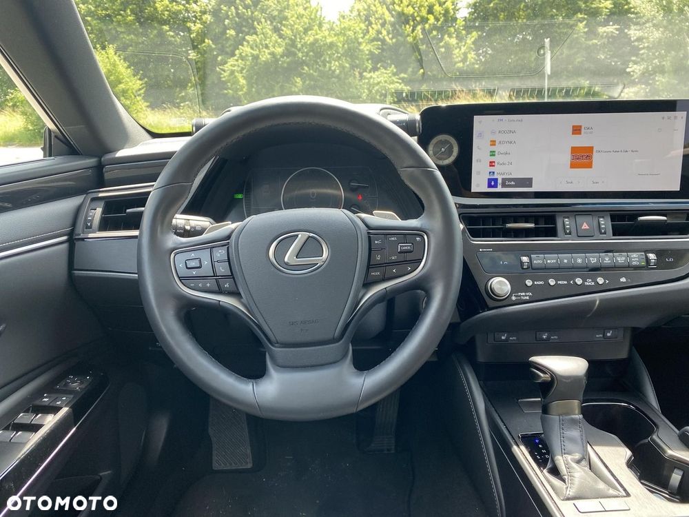 Lexus ES 300h Business Edition - 16