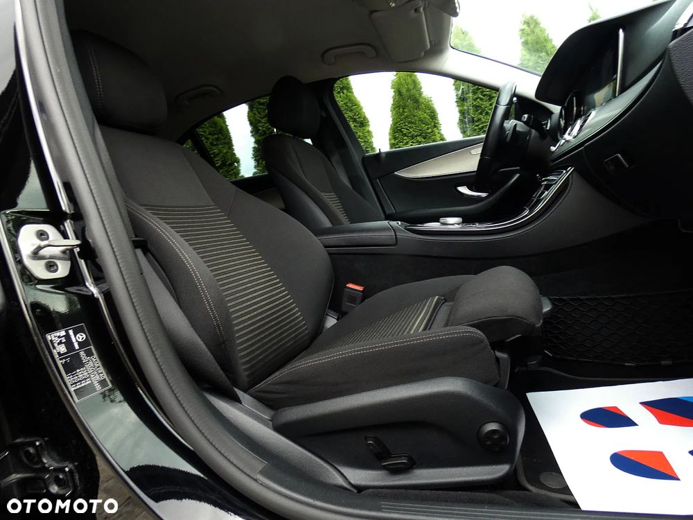 Mercedes-Benz Klasa E 220 d 4-Matic Business Edition 9G-TRONIC - 36