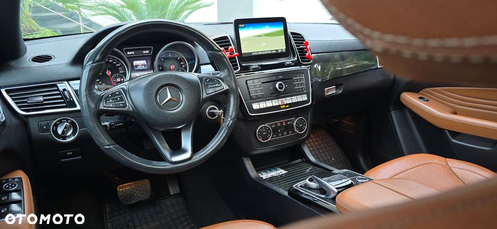 Mercedes-Benz GLE - 34