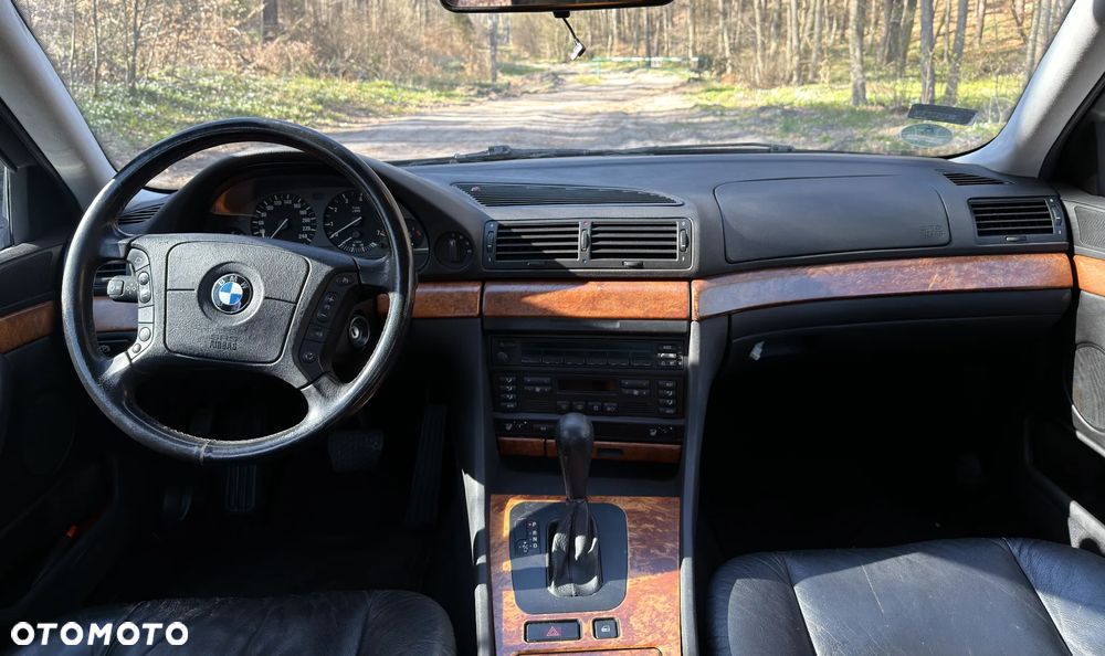 BMW Seria 7 - 15
