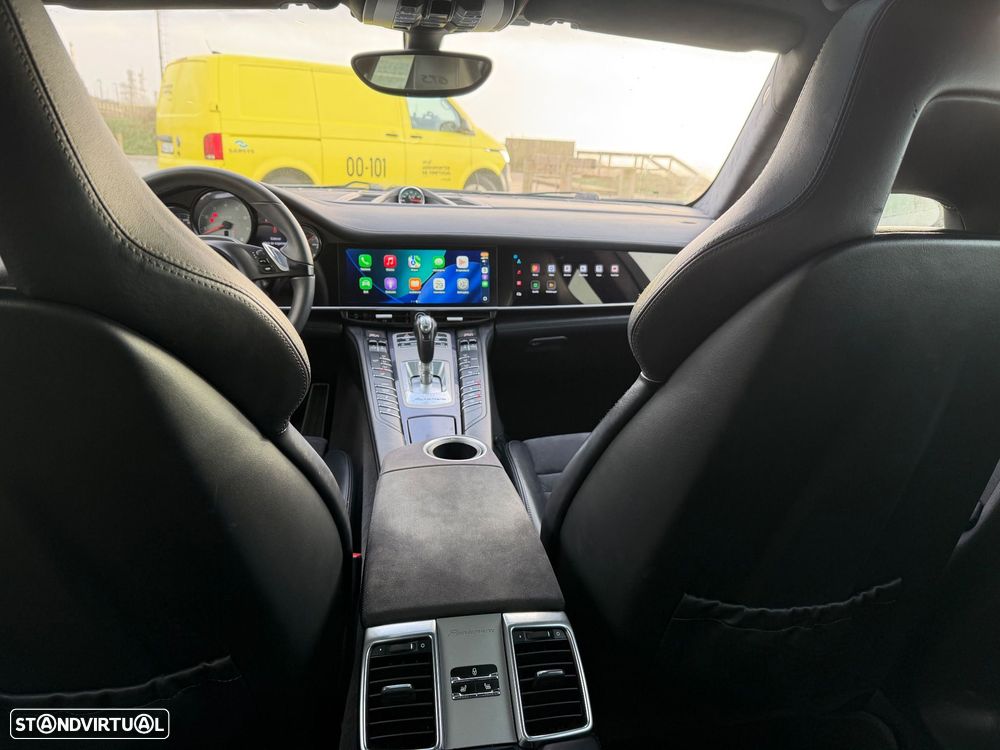 Porsche Panamera GTS PDK - 15