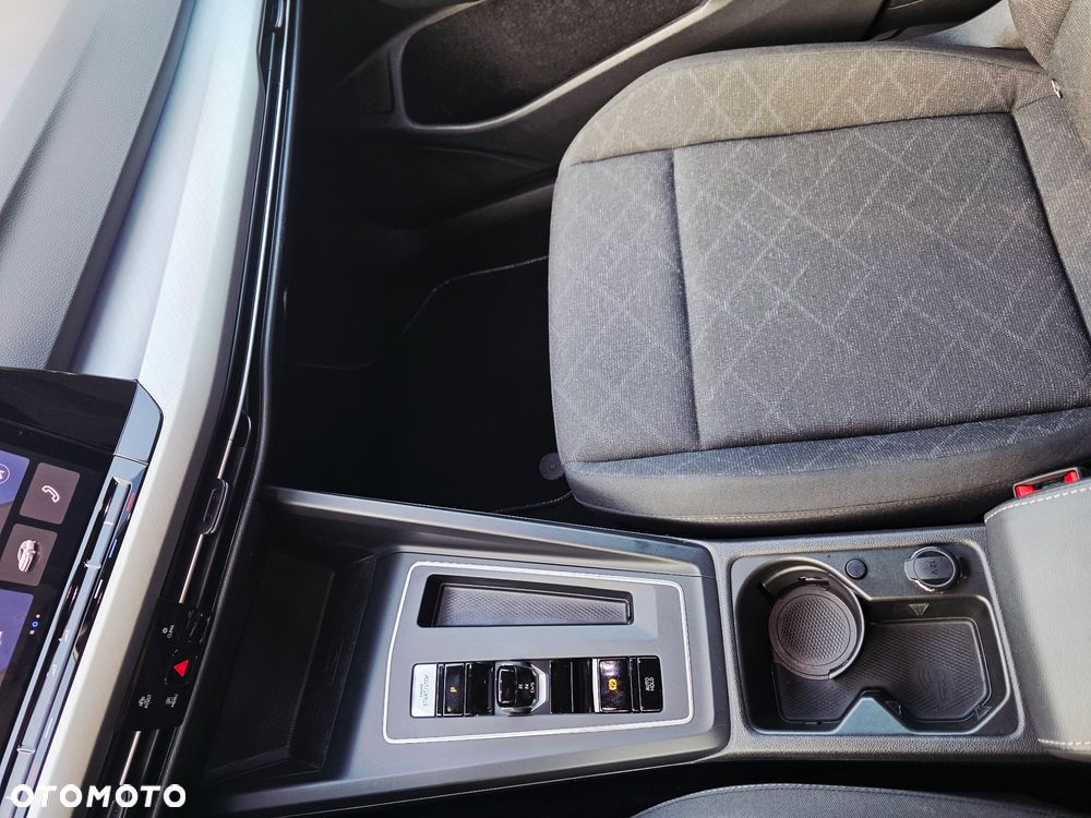 Volkswagen Golf 1.5 eTSI Life DSG - 31