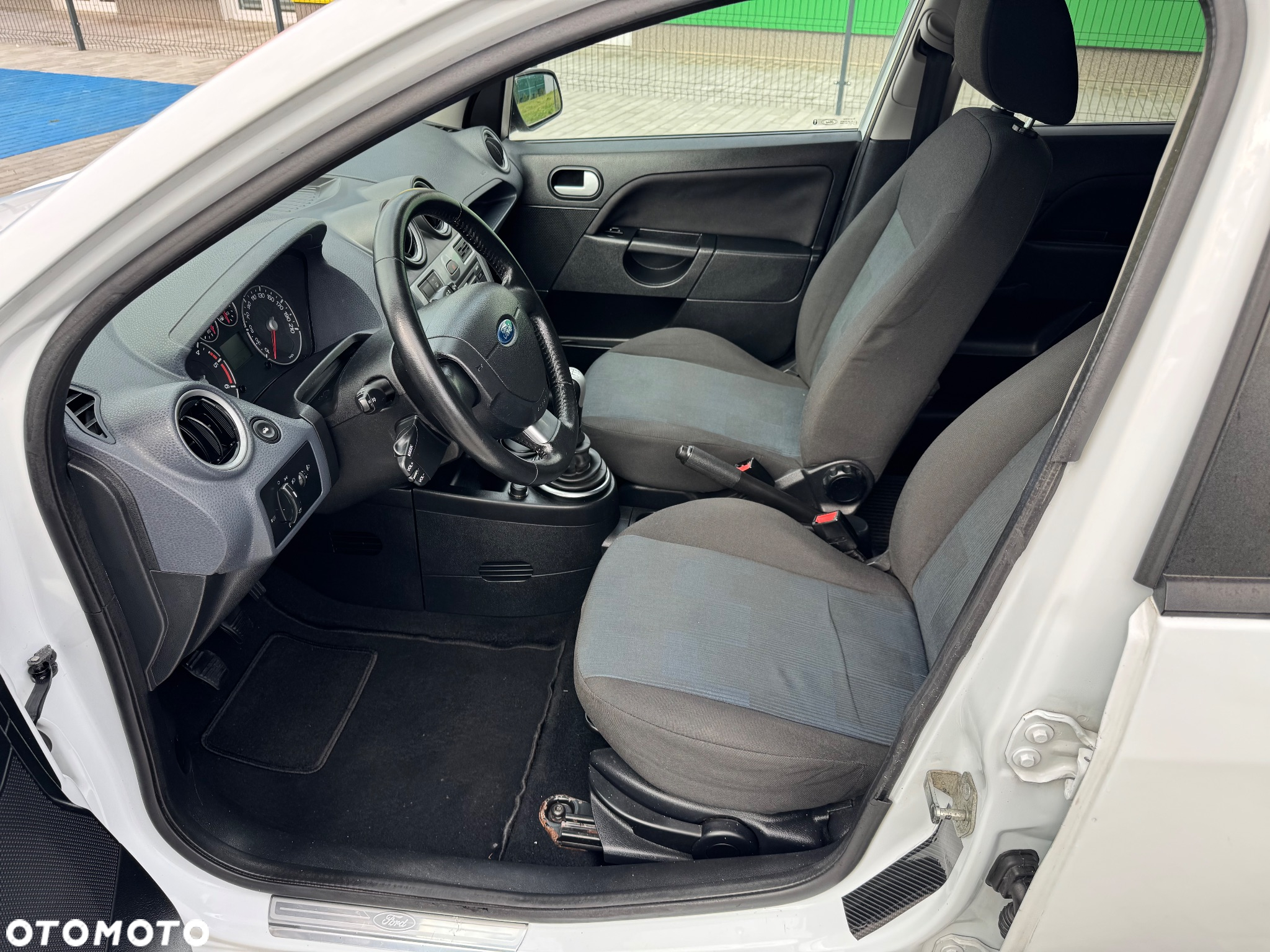 Ford Fiesta 1.4 TDCI - 10