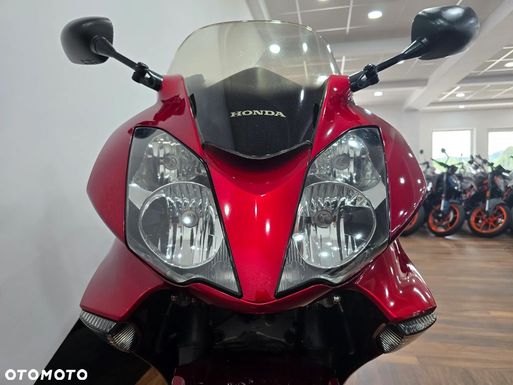 Honda VFR - 8
