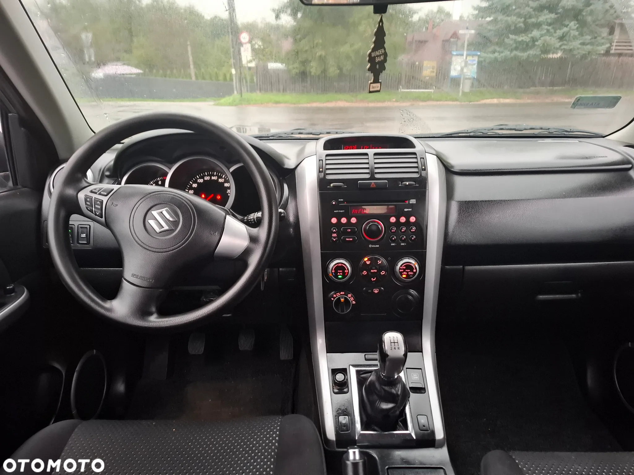 Suzuki Grand Vitara 2.0 - 7
