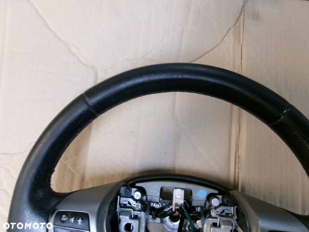 KIEROWNICA SKÓRA TOYOTA AVENSIS T27 09-15 - 2
