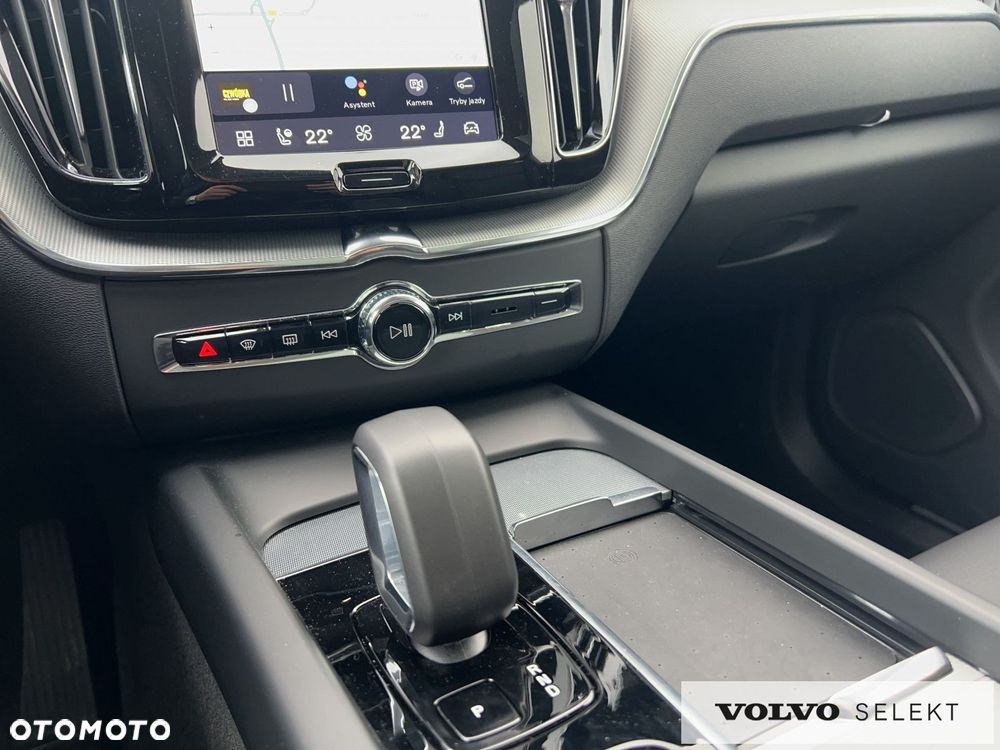Volvo XC 60 T6 Plug-In Hybrid AWD Plus Dark - 31