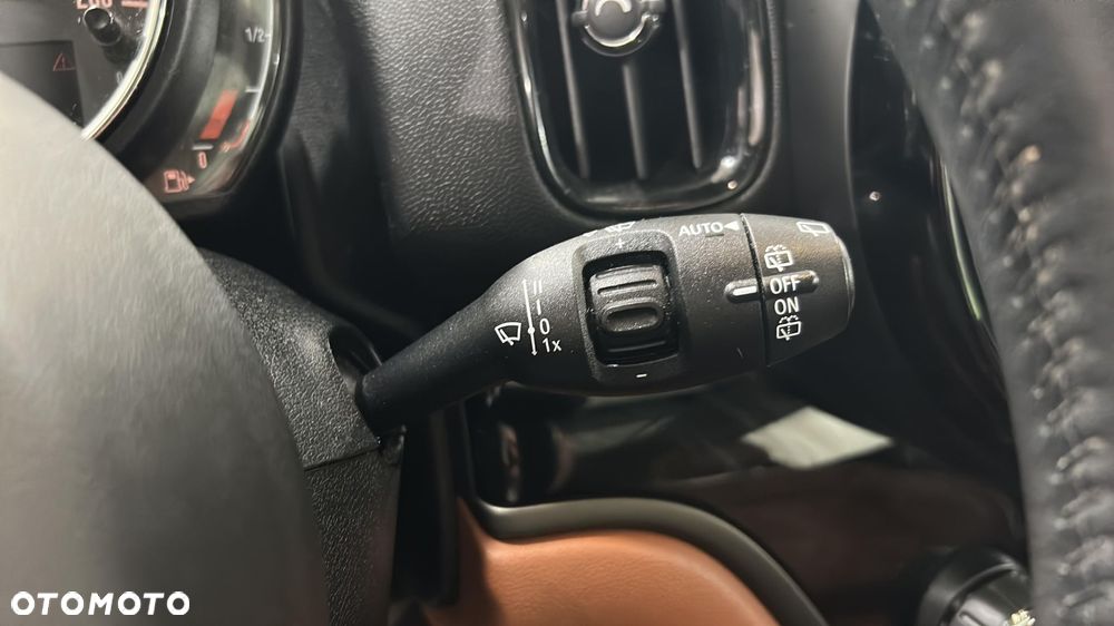 MINI Countryman Cooper Classic Trim - 25