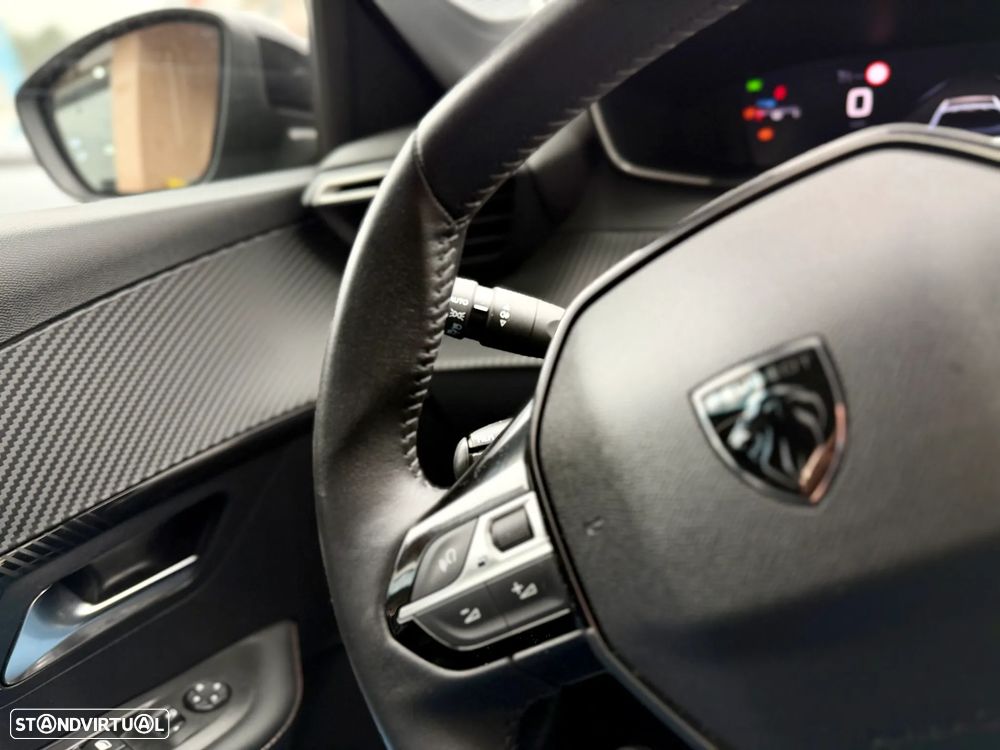 Peugeot 208 1.2 PureTech Allure - 18