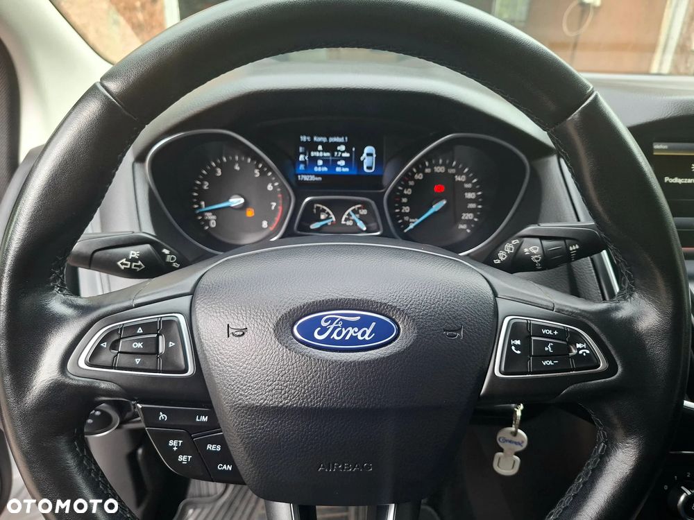 Ford Focus - 33