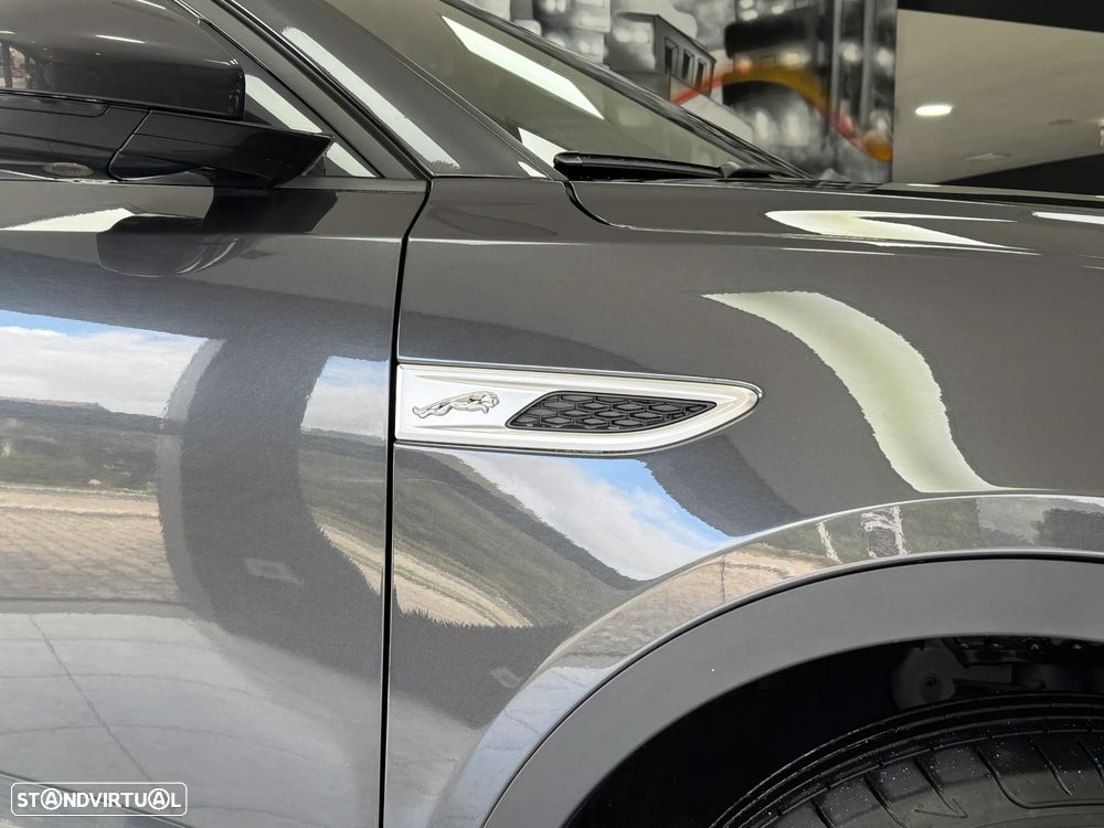 Jaguar E-Pace 1.5 P300e R-Dynamic HSE AWD Aut. — fotografia 52