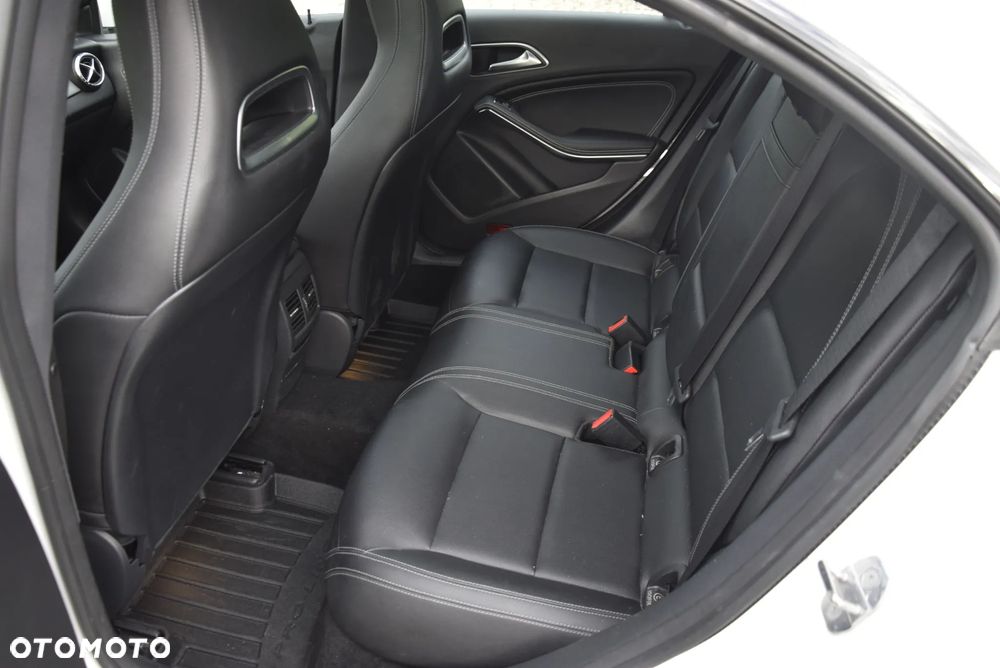 Mercedes-Benz CLA - 18
