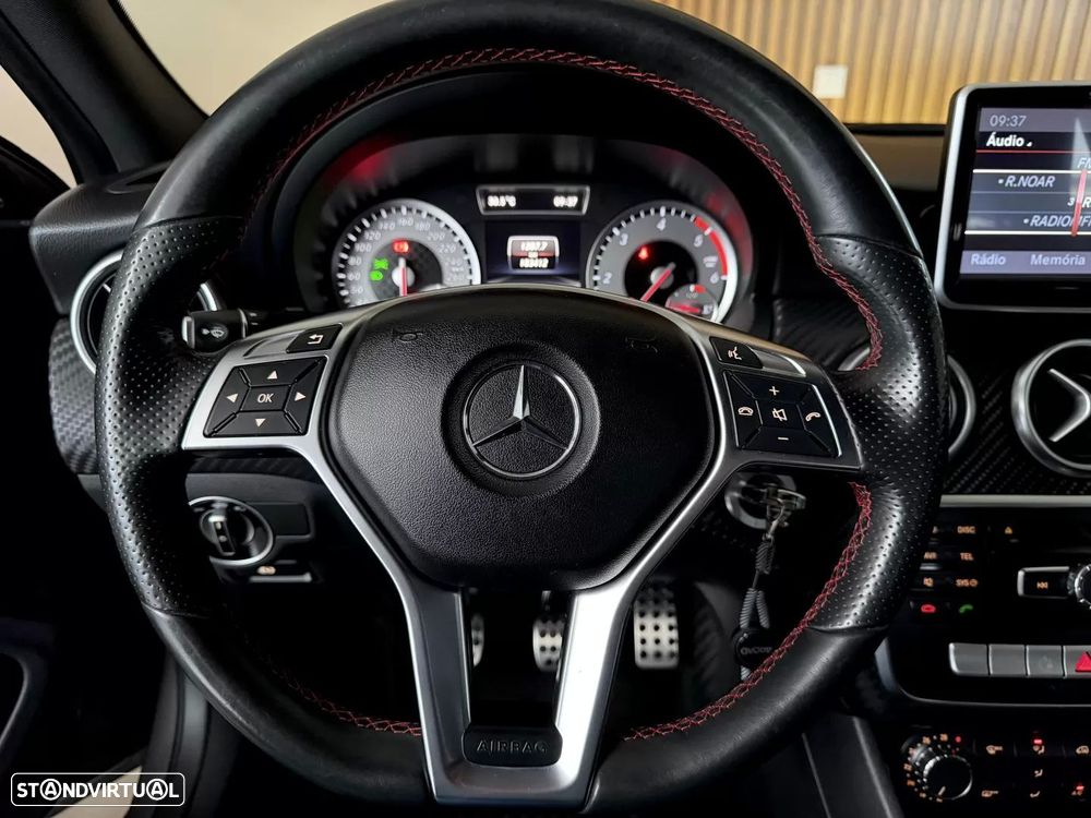 Mercedes-Benz A 180 d AMG Line - 43