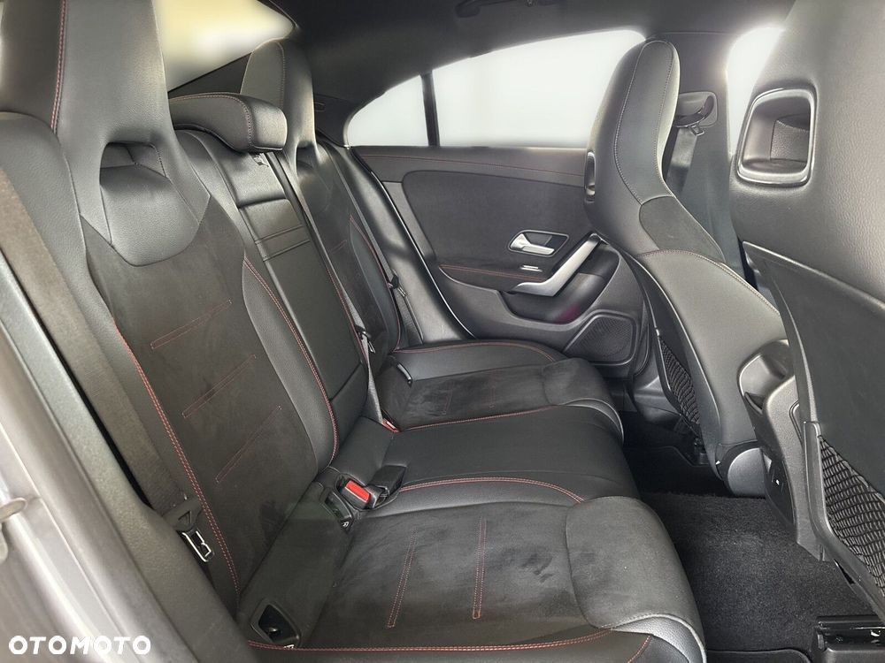 Mercedes-Benz CLA - 23