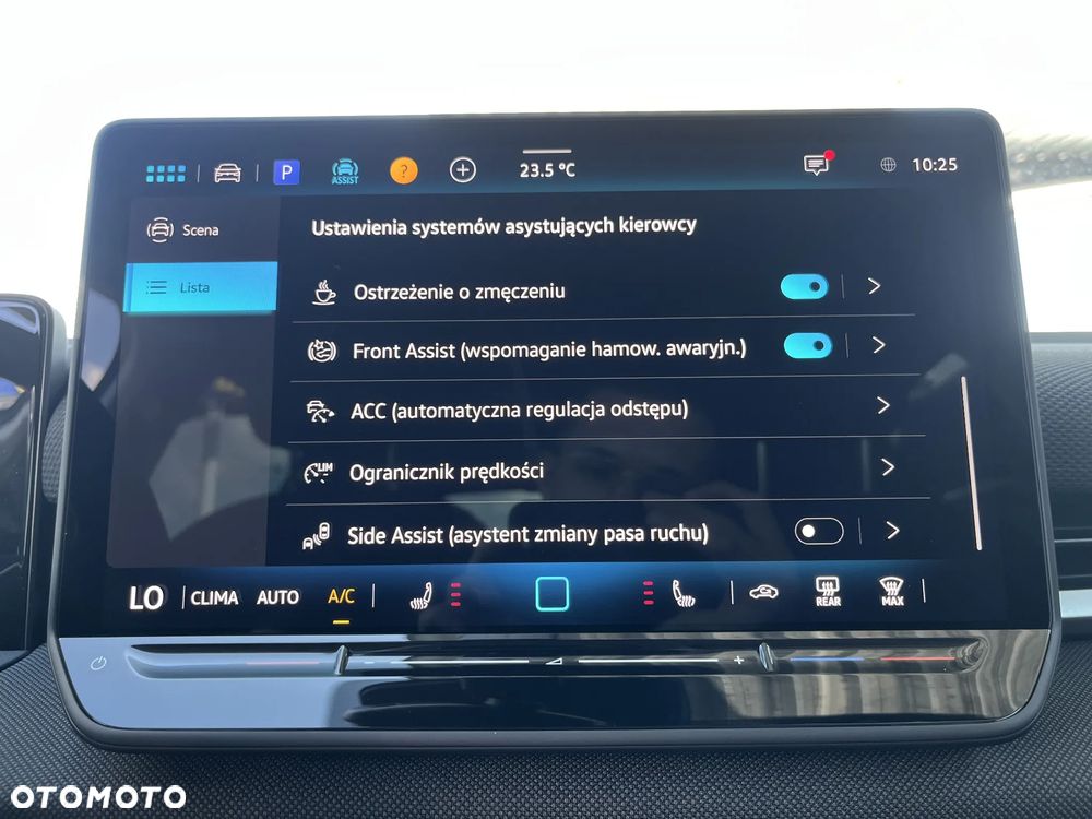 Volkswagen T-Roc 1.5 eTSI Life DSG - 35