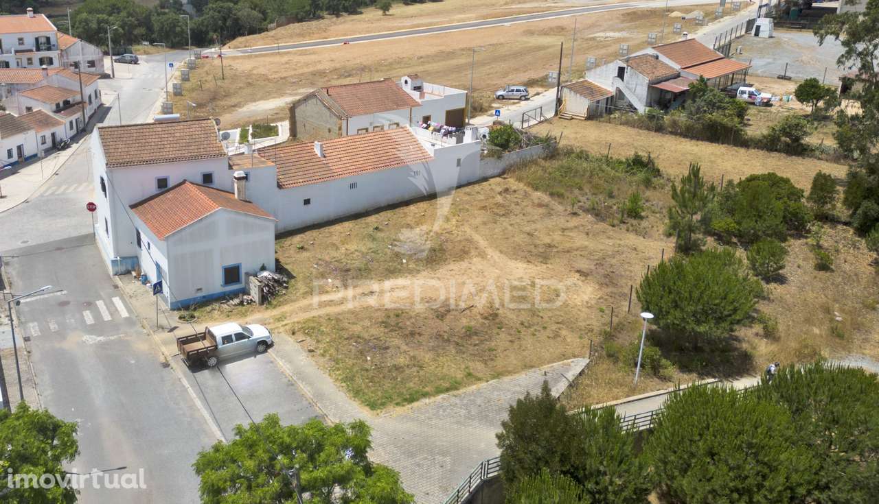 Lote de Terreno para construção de 4 fogos em São Teotónio - Grande imagem: 2/18