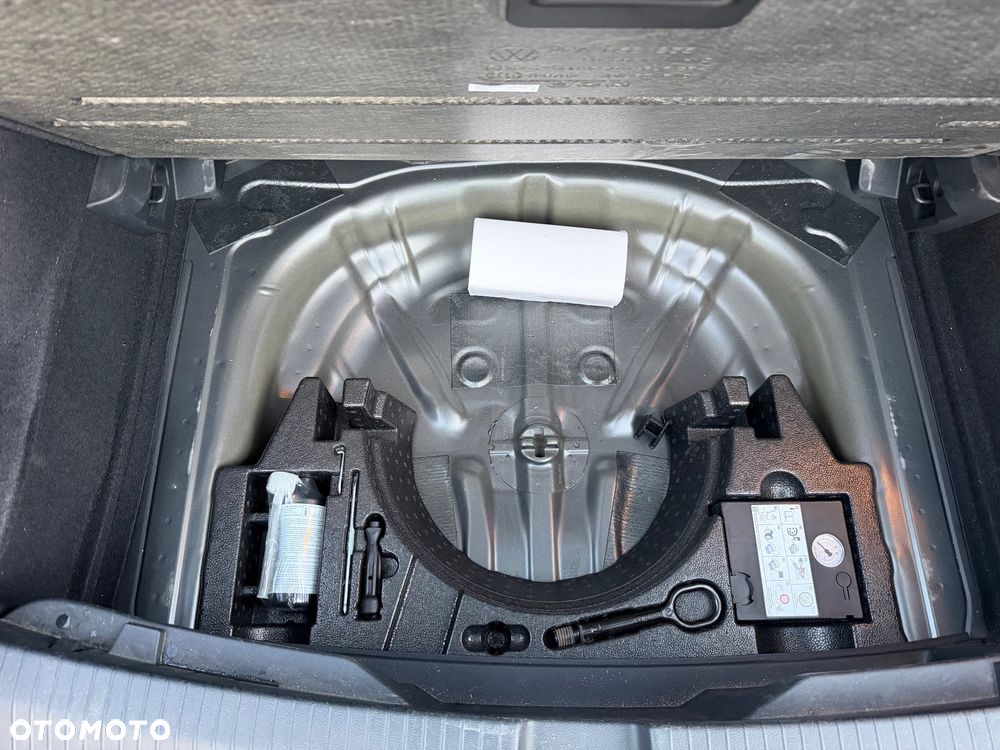 Volkswagen T-Roc 1.5 TSI R-Line DSG - 25