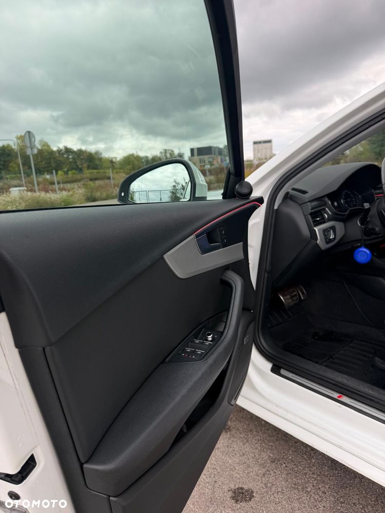 Audi A4 Avant 35 TFSI S tronic - 24