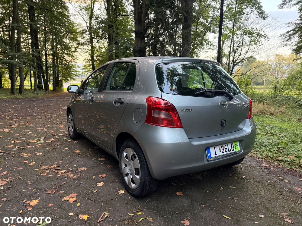Toyota Yaris 1.3 Sol - 4