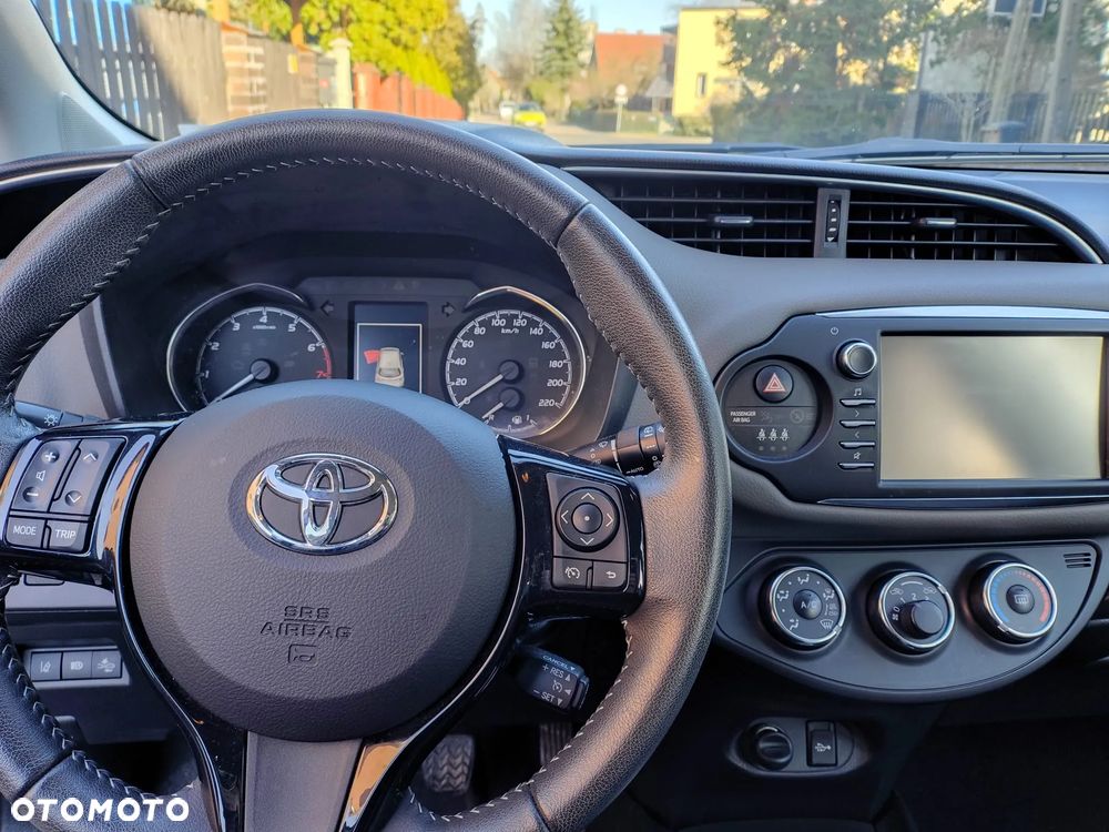 Toyota Yaris 1.5 Premium - 3