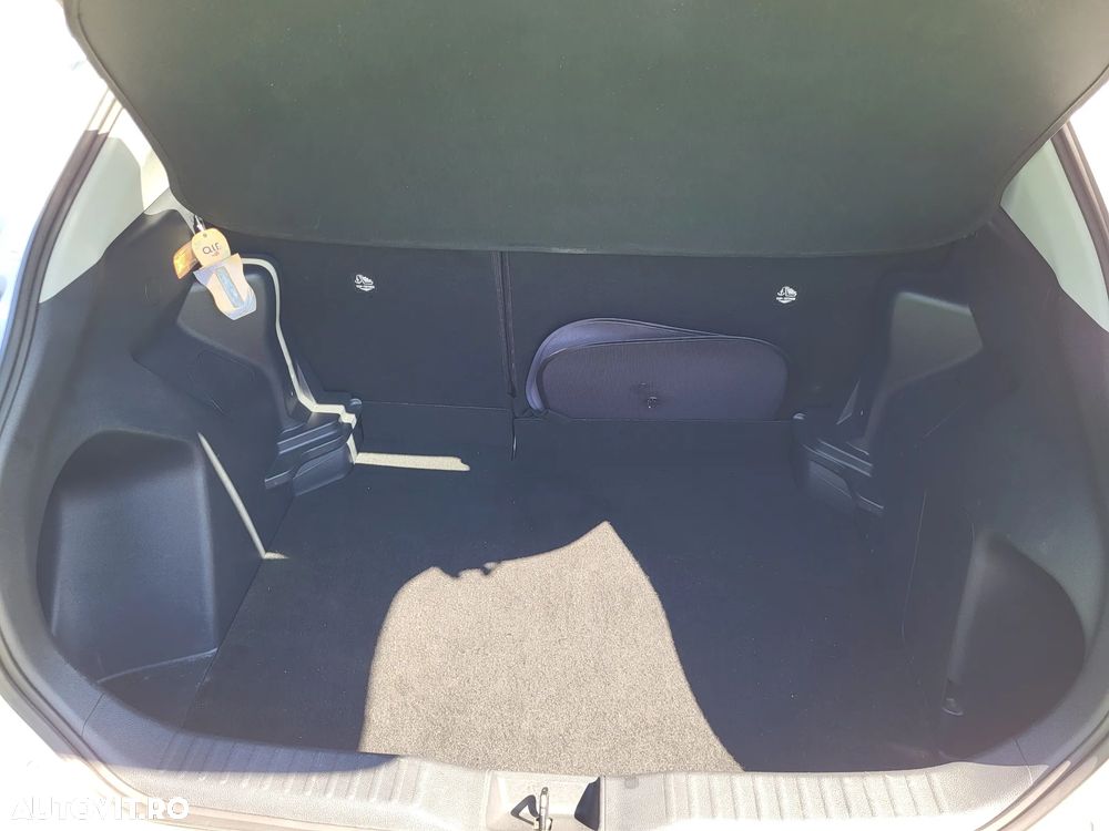 Toyota Yaris Cross 1.5 VVT-i HSD 116 4x4 HEV Dynamic - 12