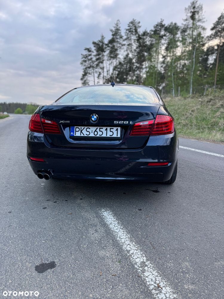 BMW Seria 5 528i xDrive - 5