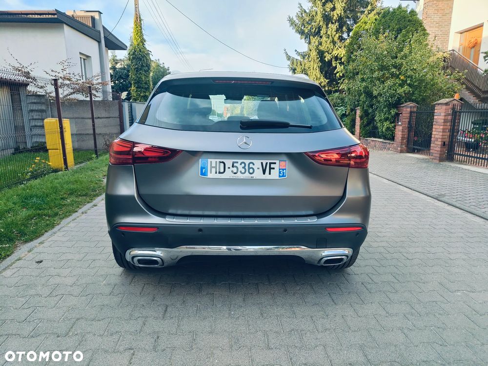Mercedes-Benz GLA - 8
