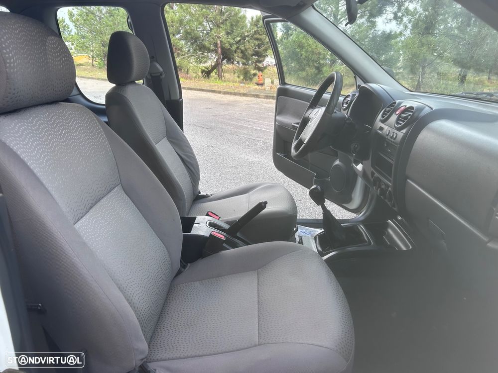 Isuzu D-Max 2.5 DTi CL 4WD LS4 - 6