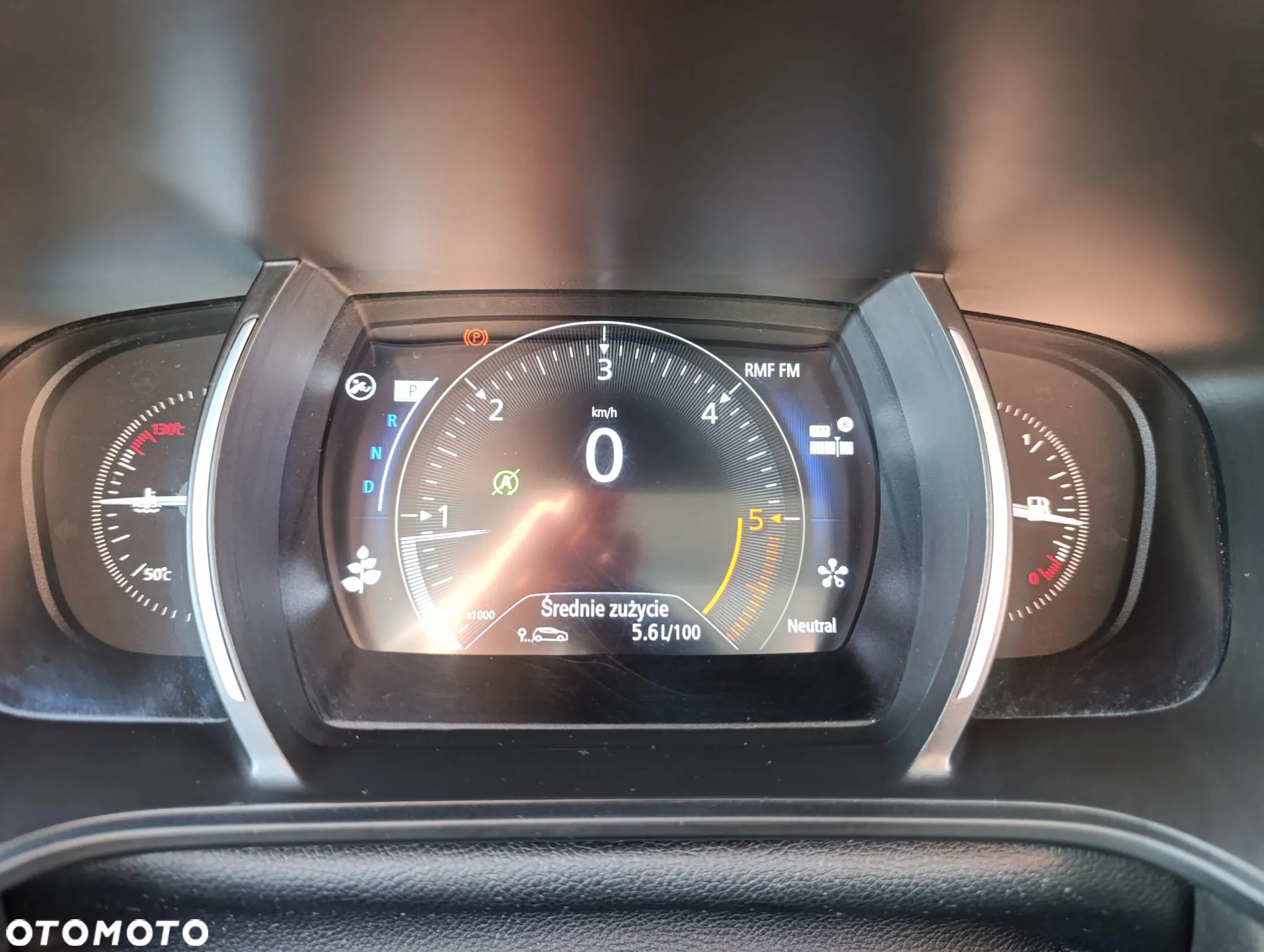 Renault Megane Grandtour BLUE dCi 150 EDC GT LINE - 24