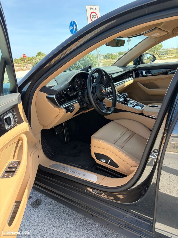 Porsche Panamera - 17