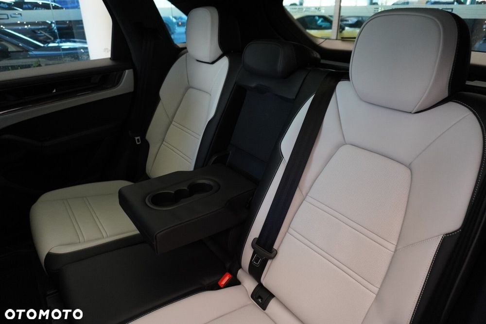 Porsche Cayenne - 31