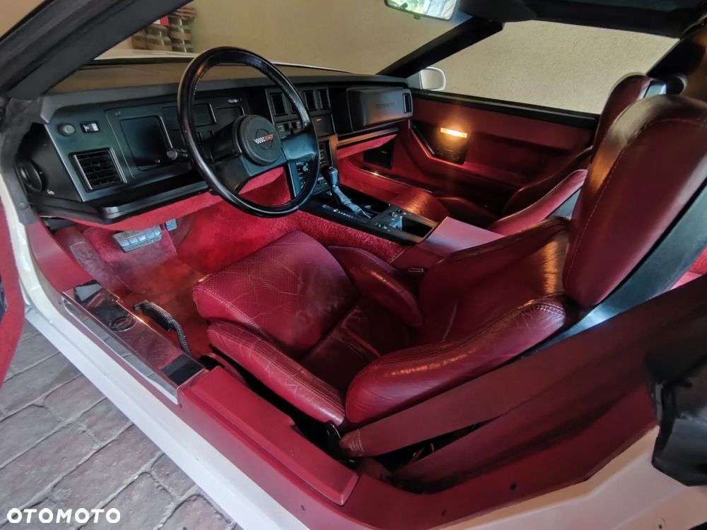 Chevrolet Corvette - 34