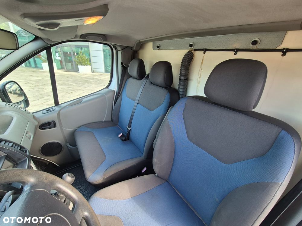 Renault Trafic 115KM / CHŁODNIA IZOTERMA / THERMO KING / PO SERWISACH / GOTOWY DO PRACY / WTYCZKA ZEWNĘTRZNA / 3 MIEJSCA / BEZWYPADKOWY - 16