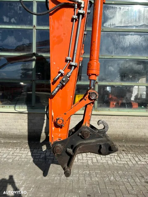 Hitachi ZX 145W-3 - 11