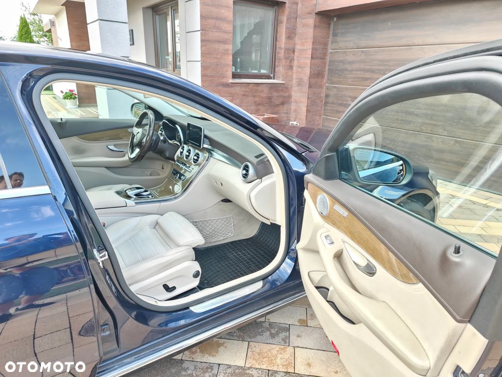 Mercedes-Benz Klasa C 250 (BlueTEC) d 4-Matic 7G-TRONIC - 24