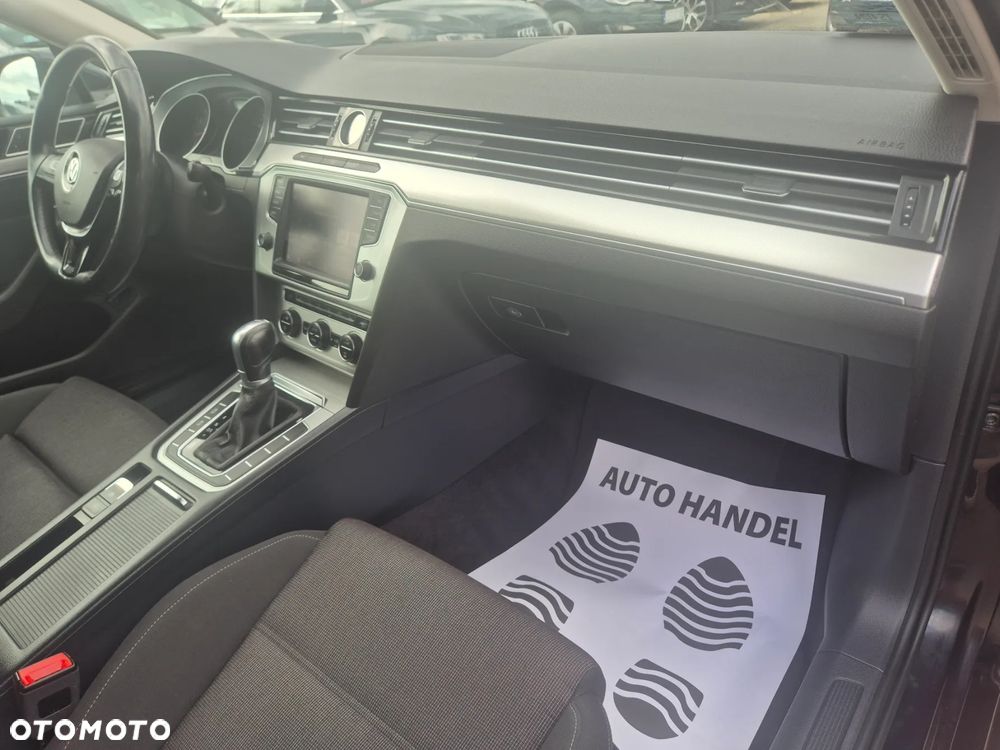 Volkswagen Passat 1.8 TSI BMT Comfortline DSG - 17