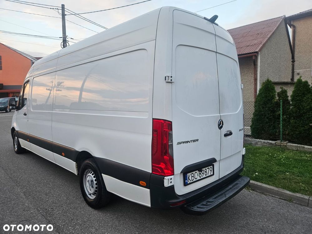 Mercedes-Benz Sprinter - 6