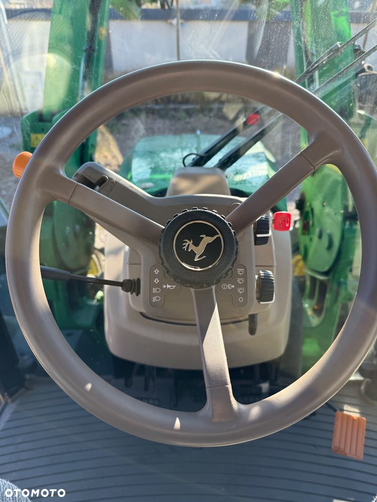 John Deere R5100 - 12