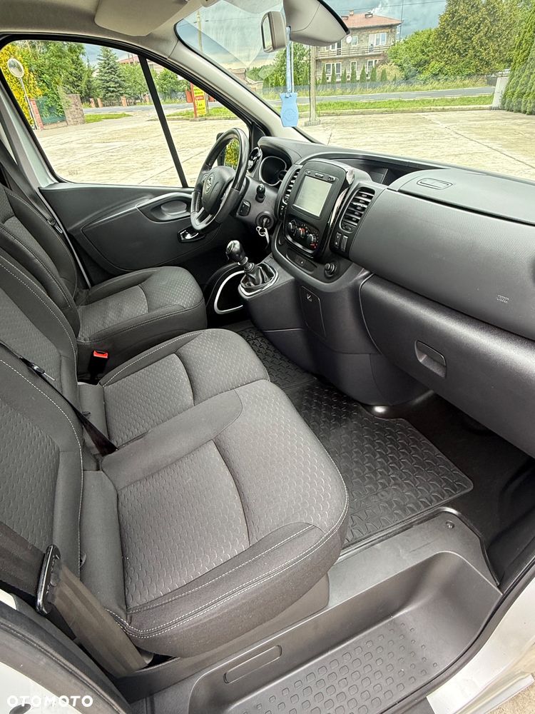 Opel Vivaro L2H1 2,9t Elegance Business - 19