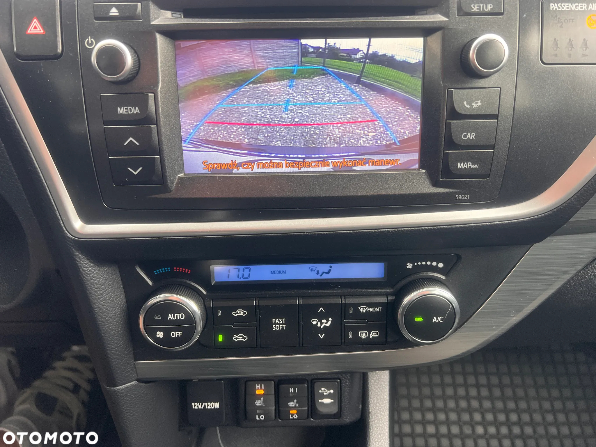 Toyota Auris - 13